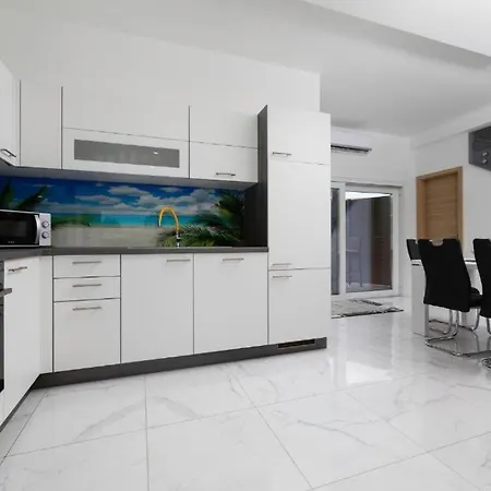 Villa Veroniq Z Bazenom & Jacuzzi *