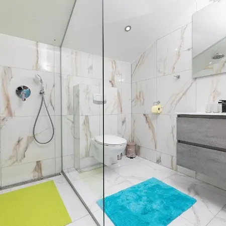 Villa Veroniq Z Bazenom & Jacuzzi Soline (Krk)
