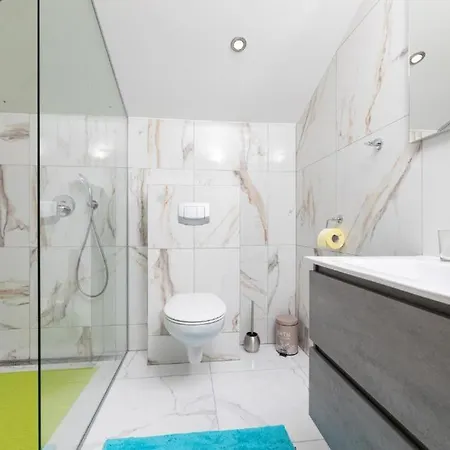 Veroniq Z Bazenom & Jacuzzi Soline (Krk)