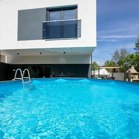 Willa Veroniq Z Bazenom&jacuzzi Soline (Krk)