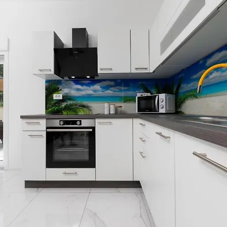 Veroniq Z Bazenom & Jacuzzi Villa Soline (Krk)
